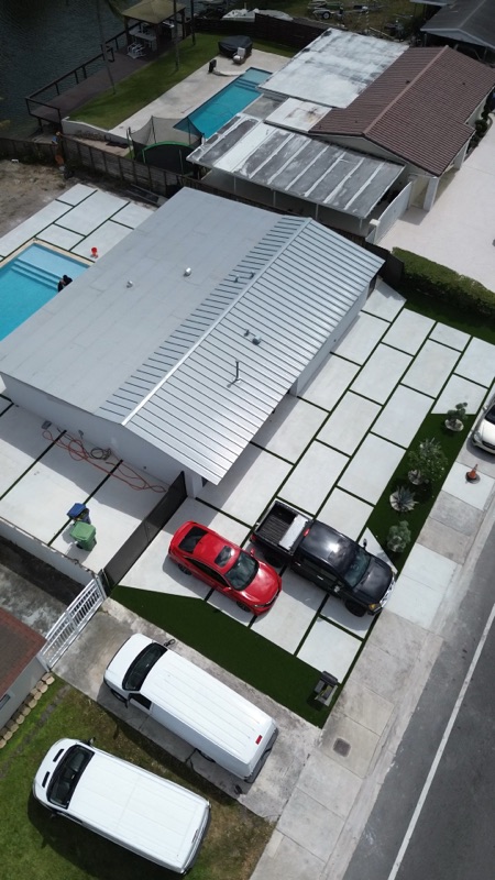 Residential concrete driveway with modern finish in Hollywood FL